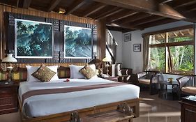 Hotel Tjampuhan And Spa  4*